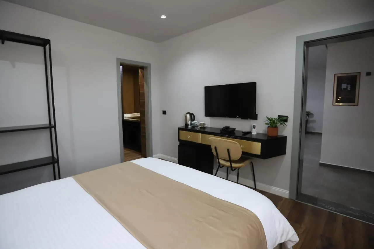 Imperator Hotel Tirana 4*,  Albanie